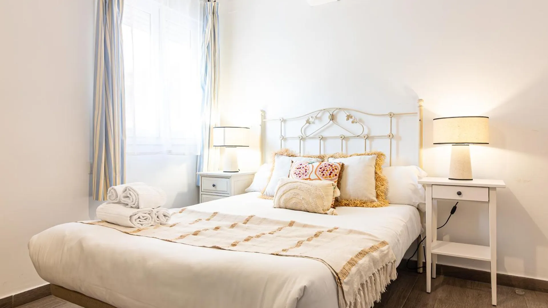 Malaga Center Flat Beach & Terrace Apartment